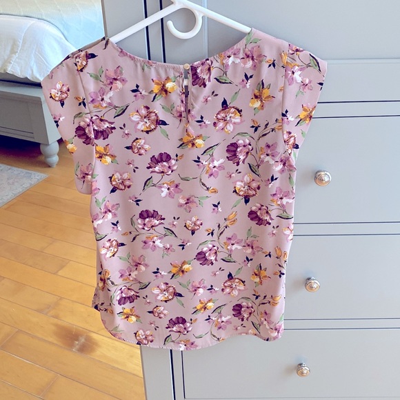 Alice Blue Top. - Picture 2 of 3